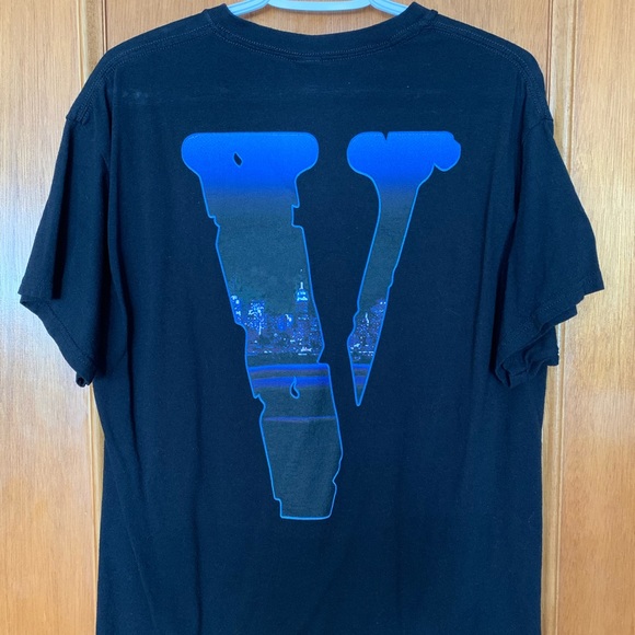 Pop smoke X Vlone Armed and Dangerous shirt size Medium - Picture 2 of 2